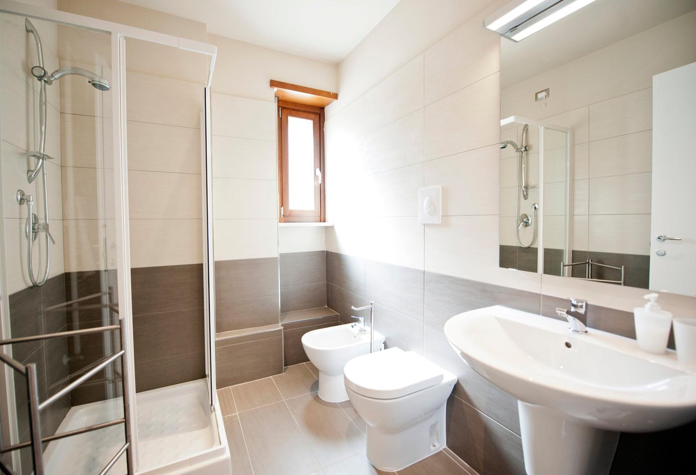 Bagno privato con doccia